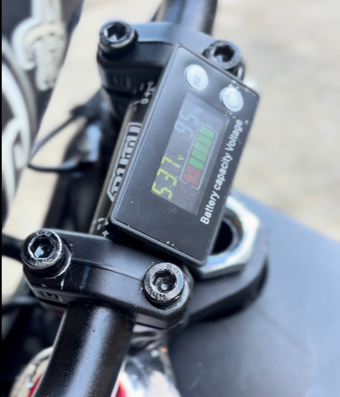 Tuttio/yozma battery percentage display